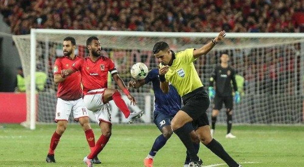 مهدي عبيد خلال مواجهة الذهاب بين الأهلي والترجي