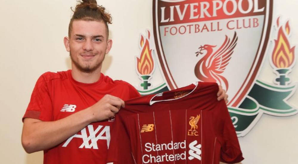 الجناح الإنجليزي الشاب هارفي إليوت