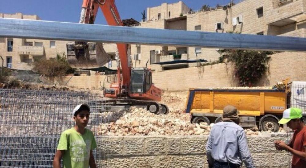 11749618_10152929315862466_1889624806_n-550x412-1