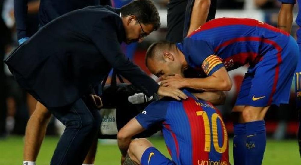 ميسي تعرض للإصابة في مباراة اتلتيكو مدريد بالدوري