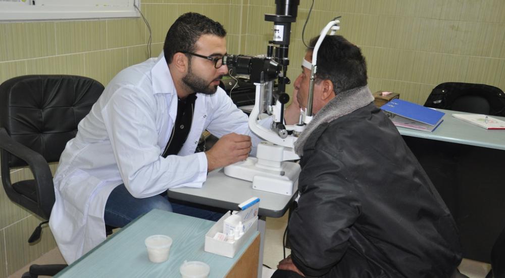 عيادة العيون