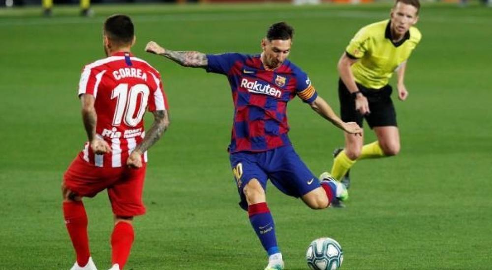 ميسي سجل الهدف 700 في مباراة أتلتيكو مدريد