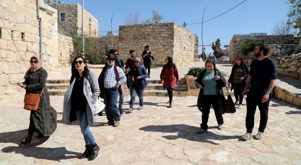 القطاع ورواق