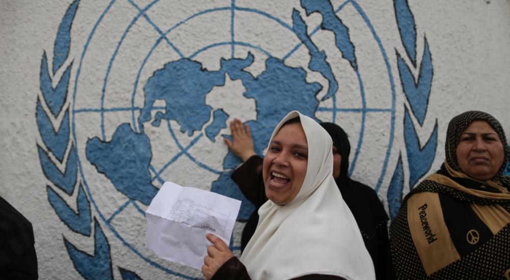 سبق أن طالبت أونروا المانحين بزيادة دعمهم عبر مناشدتها للضخ الفوري لمبلغ ٣٠ مليون دولار لرعاية اللاجئين الفلسطينيين في سوريا