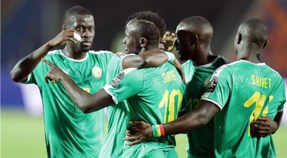 فرحة لاعبي السنغال بهدف الفوز