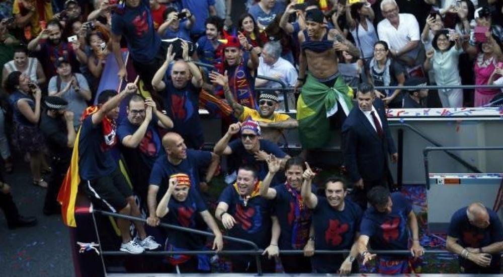 برشلونة أول فريق في أوروبا يفوز بالثلاثية مرتين