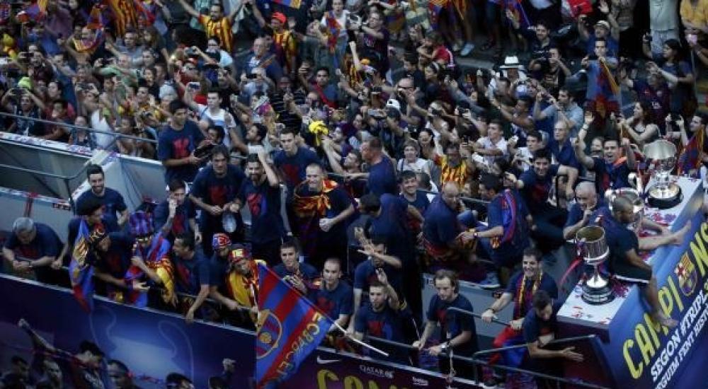 برشلونة أول فريق في أوروبا يفوز بالثلاثية مرتين