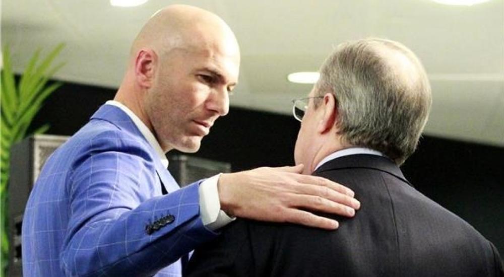 زيدان مع رئيس نادي ريال مدريد بيريز