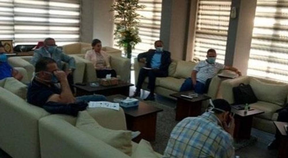 جانب من اجتماع اللجنة الخماسية