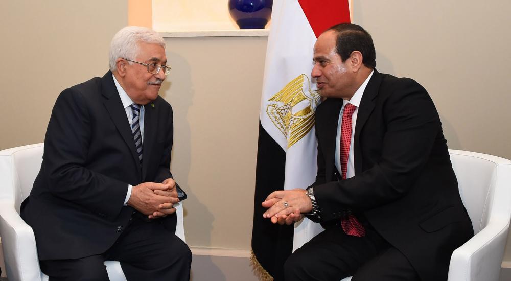 لقاء سابق بين عباس والسيسي