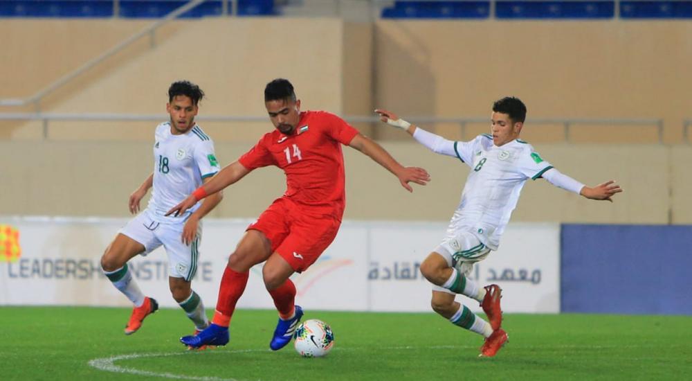 جانب من مبارا المنتخب الوطني مع الجزائر