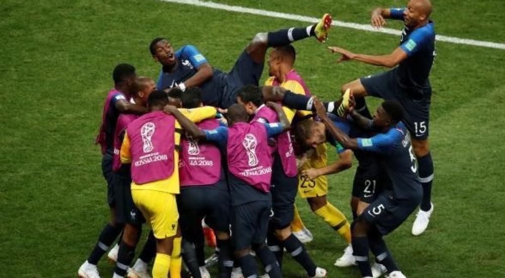 فرنسا فازت برباعية لهدفين