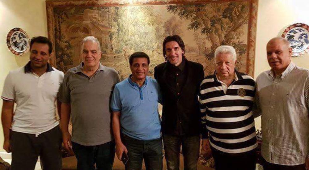 المدير الفني الجديد للزمالك نيبوشا مع مسؤولي النادي