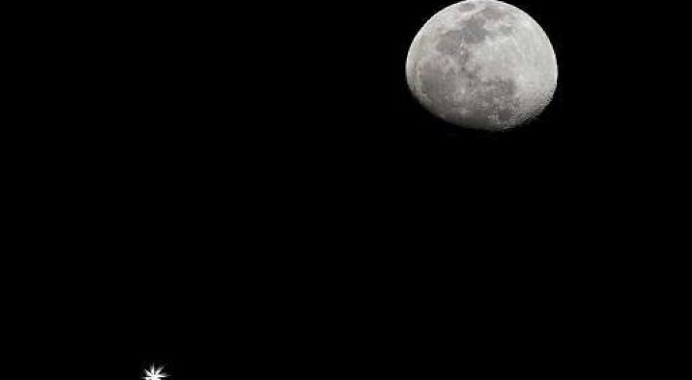 القمر والمشتري