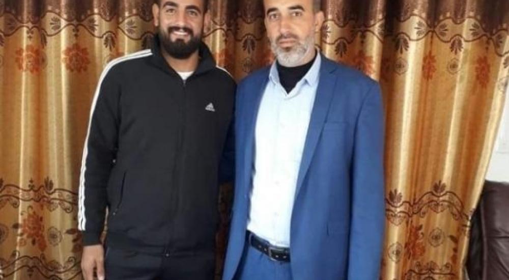 أمجد أبو عودة بصحبة رئيس نادي بيت حانون شادي شبات