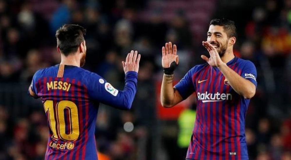 فرحة سواريز وميسي بالفوز