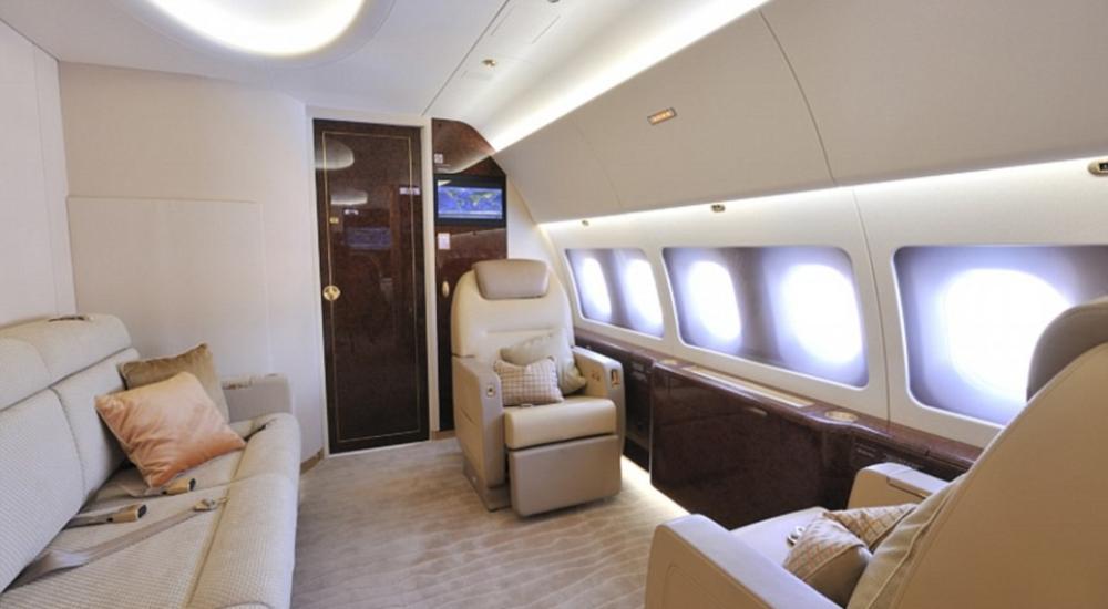  مقاعد من طراز كلوبمان الفاخرة في منطقة كبار الشخصيات