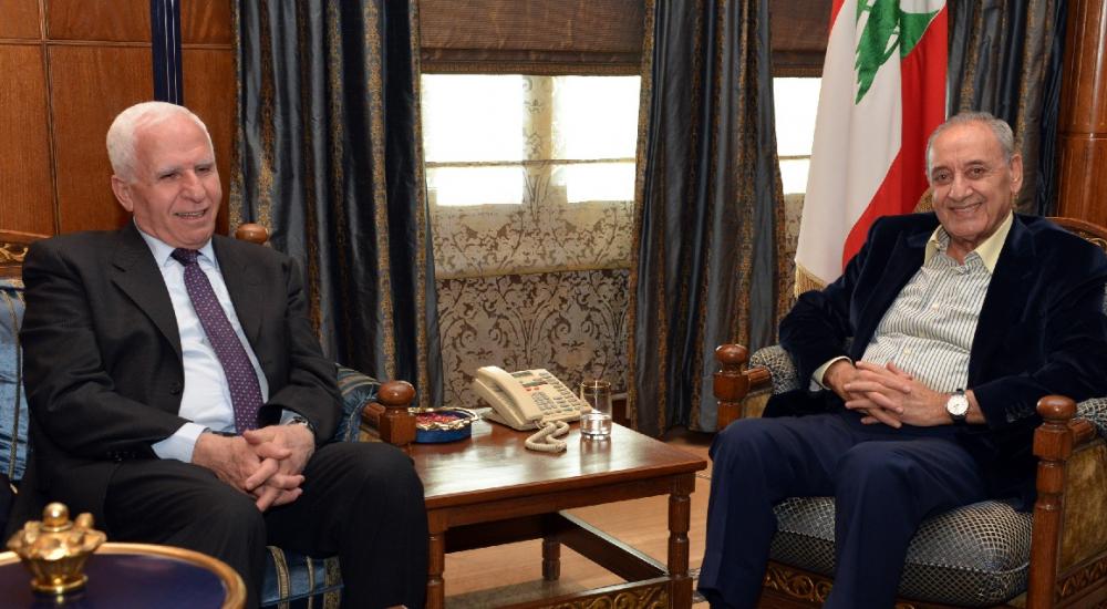 عزام الأحمد (يسار) خلال لقائه نبيه بري