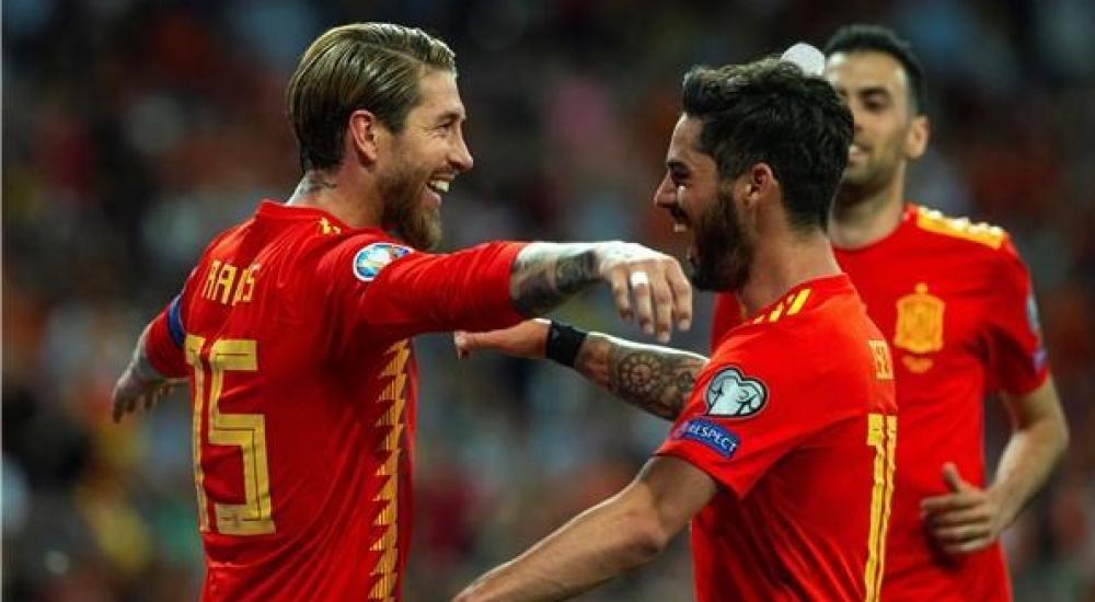 فرحة لاعبي منتخب إسبانيا