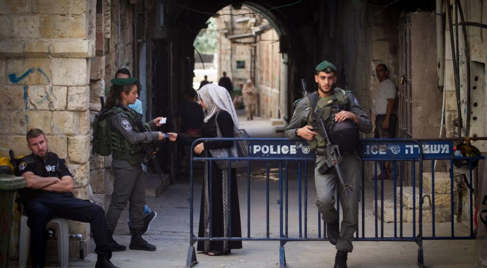 حاجز لشرطة الاحتلال الإسرائيلي في مدينة القدس المحتلة
