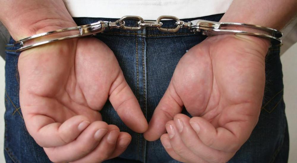 اعتقال رجلا  ليله زفافه