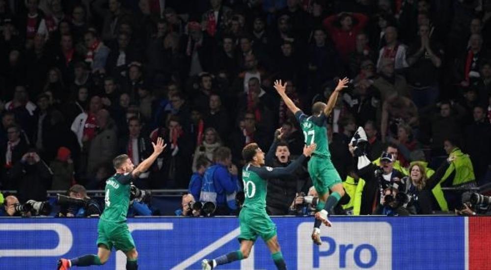 فرحة لاعبي توتنهام