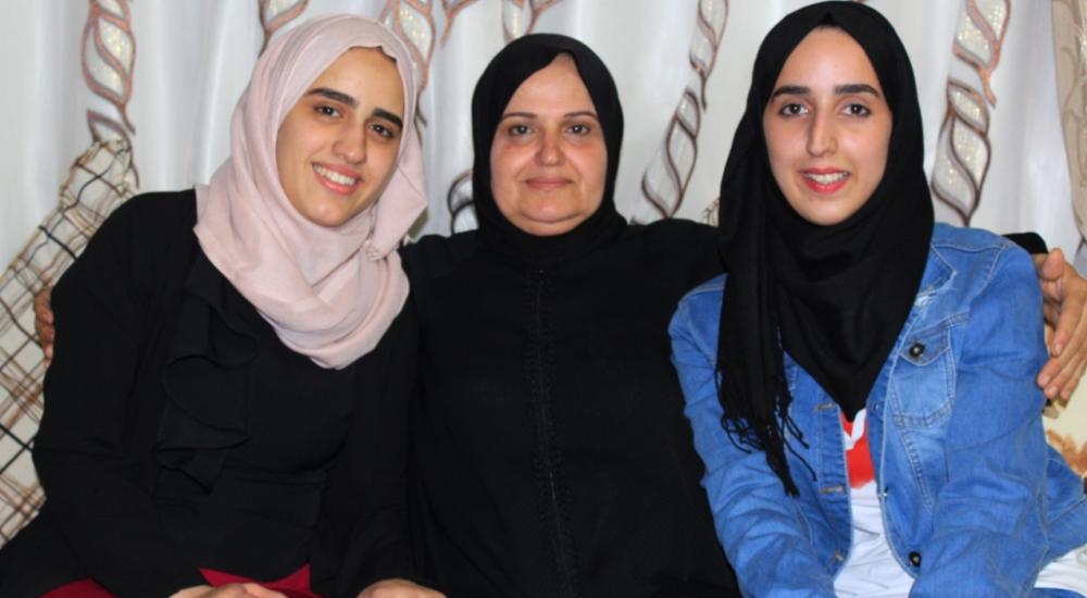 ابنتا العم 4