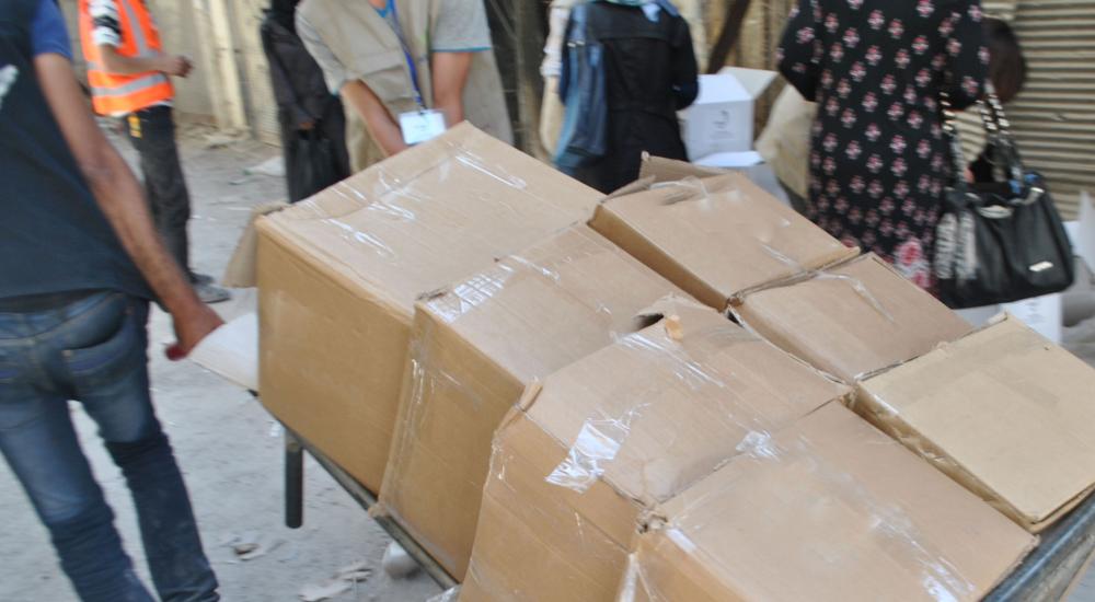 مساعدات لمخيم اليرموك - الارشيف