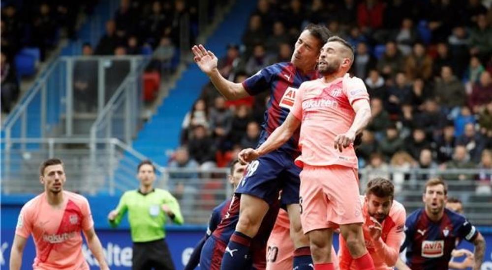 برشلونة تعادل مع إيبار بهدفين لمثلهما