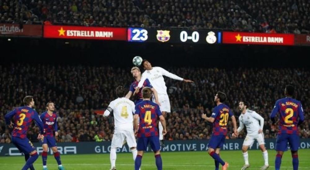 جانب من كلاسيكو سابق بين الفريقين