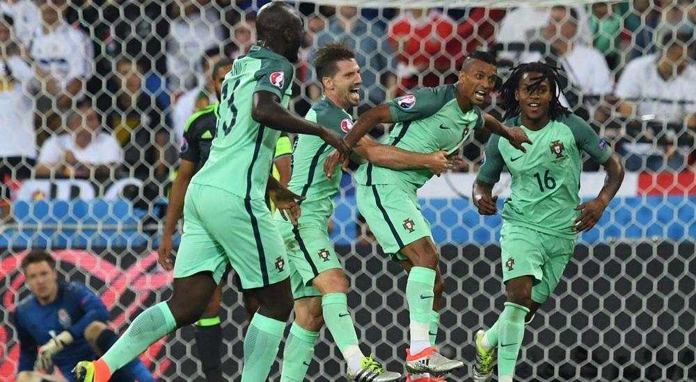 فرحة لاعبي البرتغال بالفوز