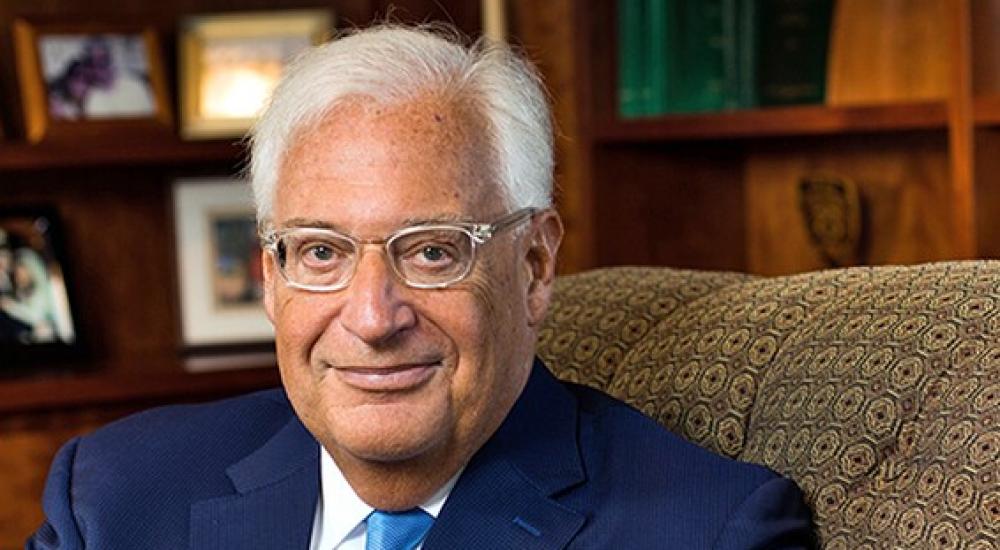 15888599911426_b (1)