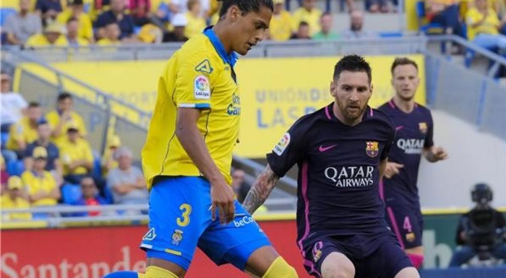 برشلونة فاز على لاس بالماس برباعية لهدف