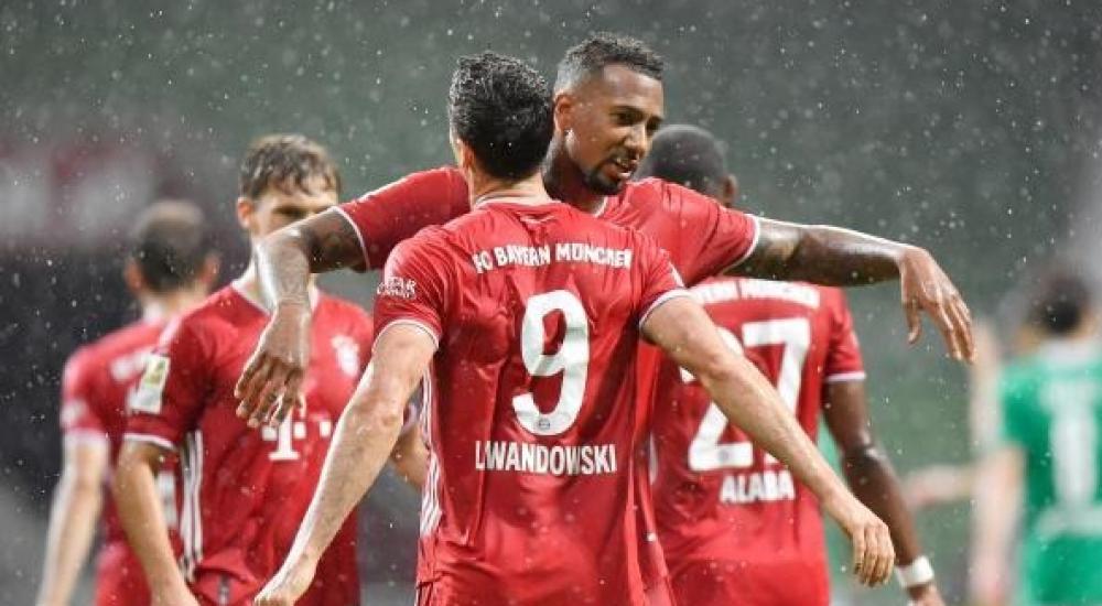 فرحة لاعبي بايرن ميونيخ باللقب