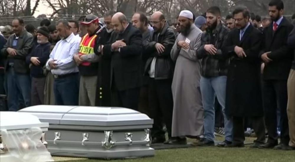 جانب من التشييع وصلاة الجنازة على الضحايا