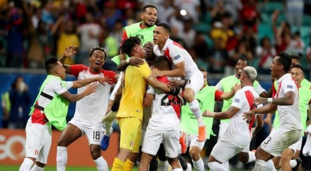 فرحة لاعبي بيرو