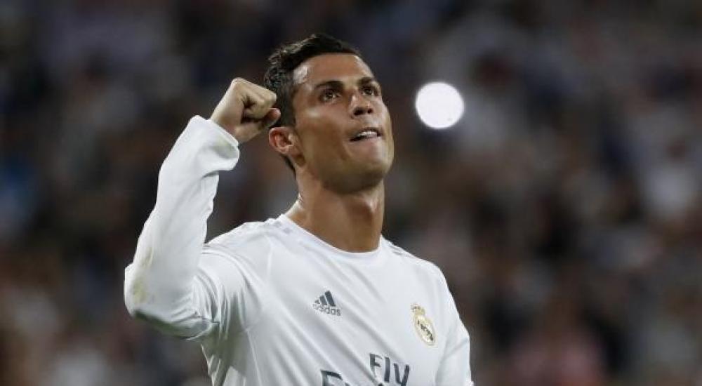 رونالدو مدد عقده مع الريال حتى عام 2021