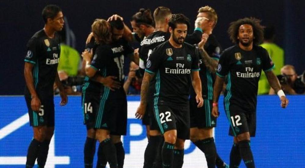 مارسيلو مع لاعبي ريال مدريد