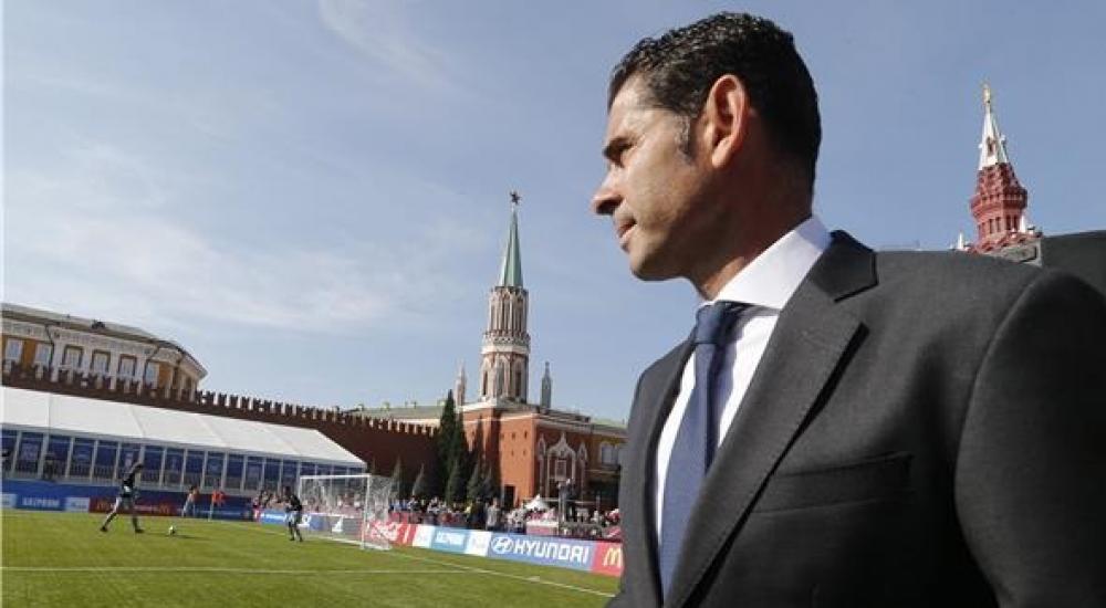 اللاعب الإسباني السابق فرناندو هيرو