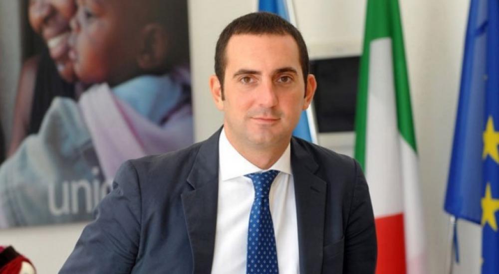 وزير الرياضة الإيطالي فينشينزو سبادافورا