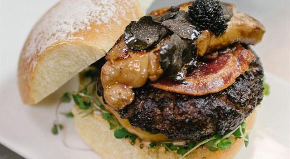 تدخل الكمأة السوداء في أغلى أنواع البرغر