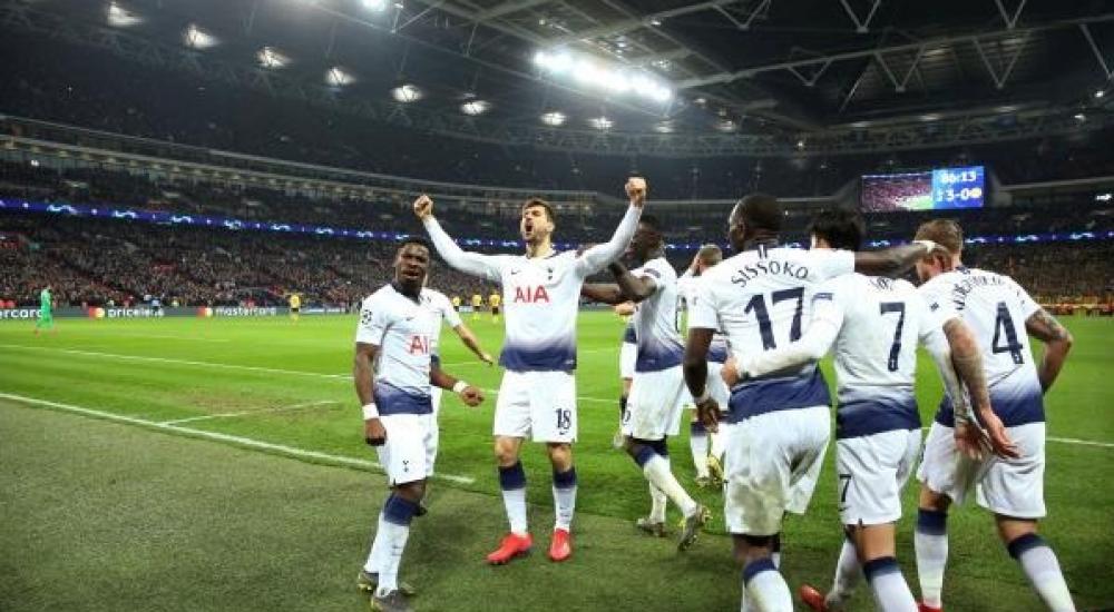 لاعبو توتنهام