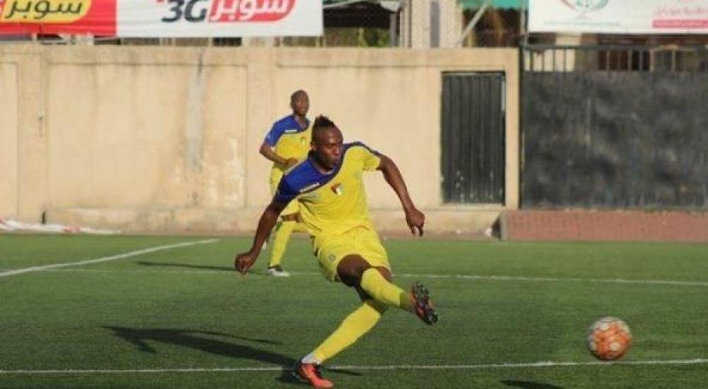 خالد سالم سجل هدفين لشباب الخليل