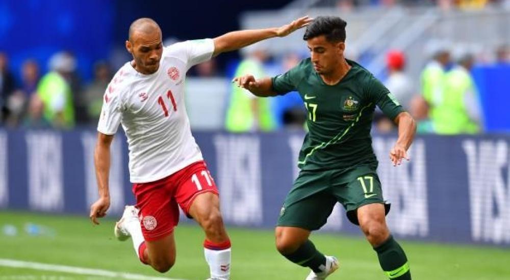 جانب من مباراة الدنمارك وأستراليا