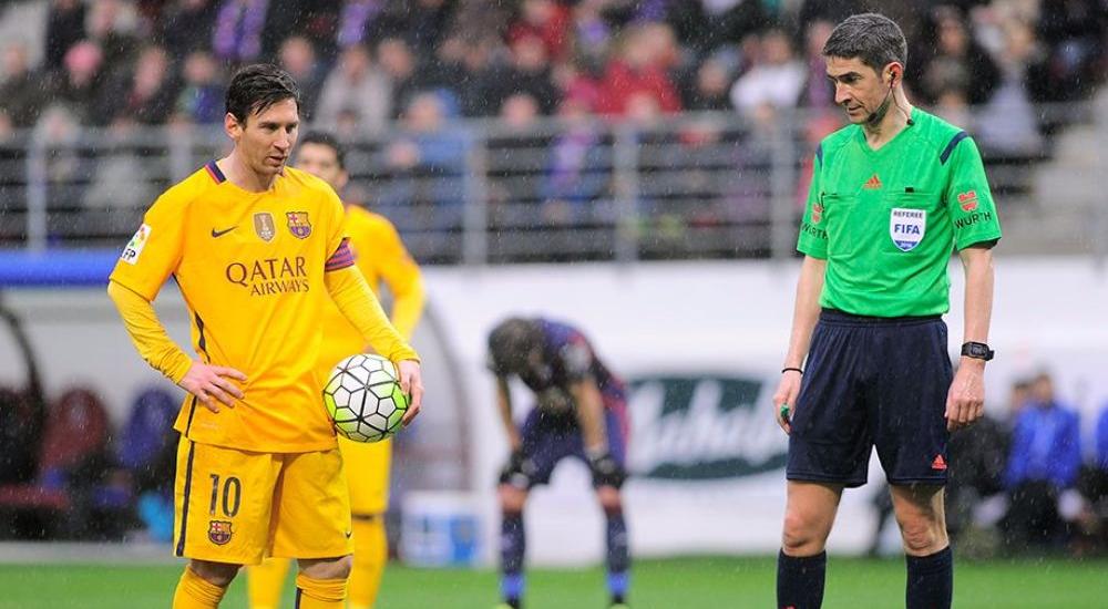 ميسي أصبح أول لاعب يسجل 20 هدفاً على الأقل في ثمانية مواسم متتالية