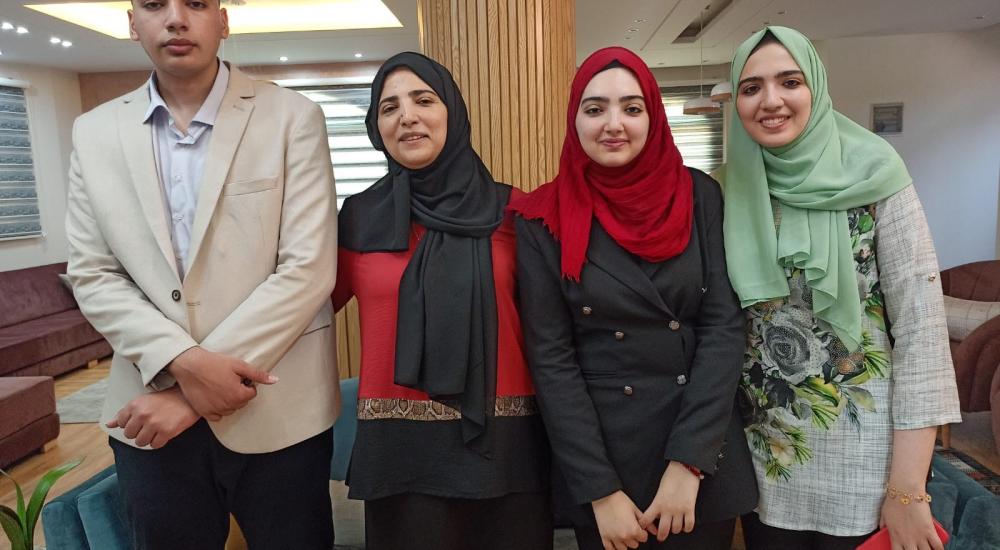 التواائم الثلاثة من عائلة قديح (4).jpeg