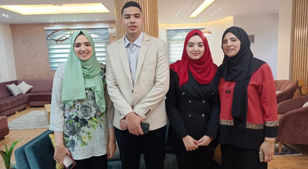 التوائم الثلاثة من عائلة قديح (5).jpeg