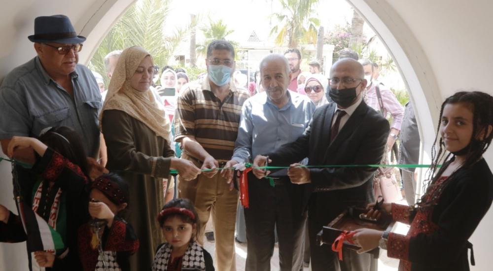 thumbnail_معرض تشكيلي.jpg