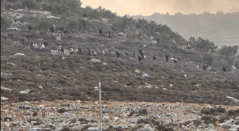 هجوم المستوطنين على المنطقة الصناعية اللدائن في بيت ليد