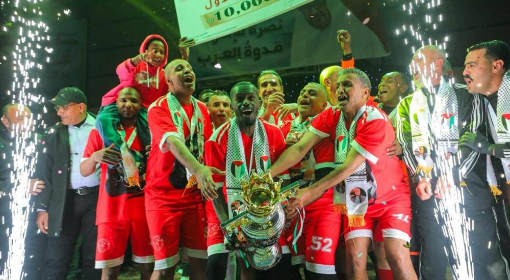 المغازي متوجًا بكأس البطولة